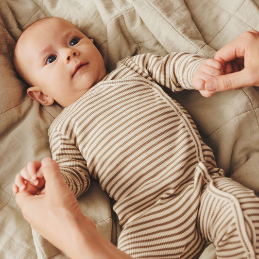 Wheat - wrapsuit Everest - stone stripe