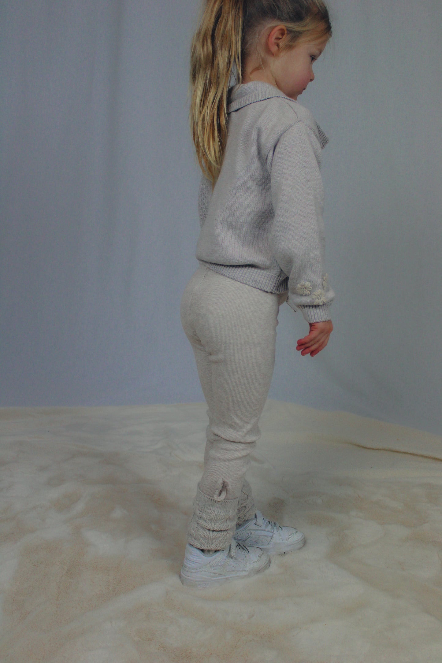 Two You Label - knitted legwarmer - oat