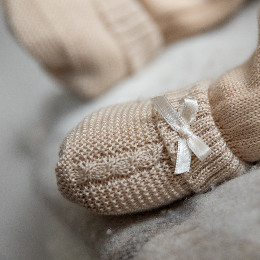 Gebreide baby slofjes - beige