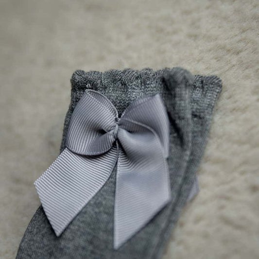 Kniekousen met strik - grijs