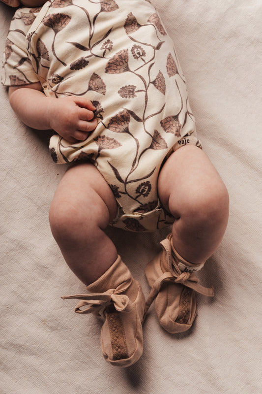 Baje Studio - bodysuit aop flower Joia - crème oat