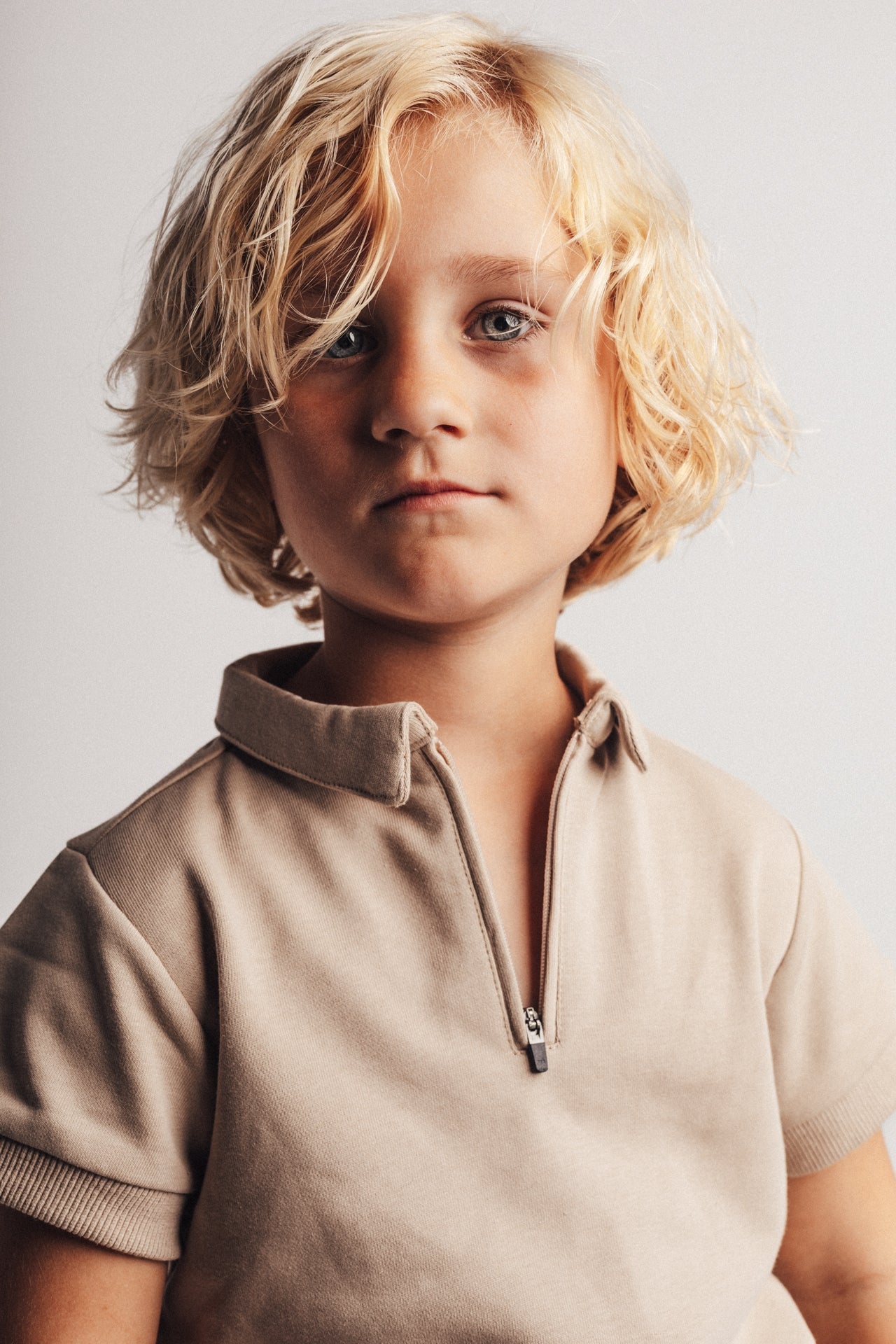 Baje Studio - polo Teba - taupe cafe