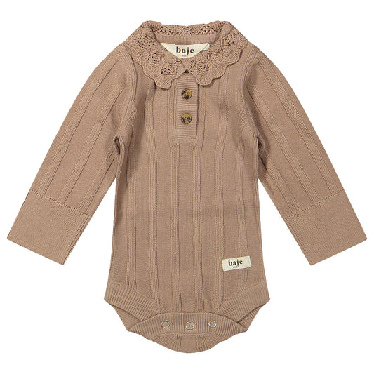 Baje Studio - knitted bodysuit Avusy - peach almond