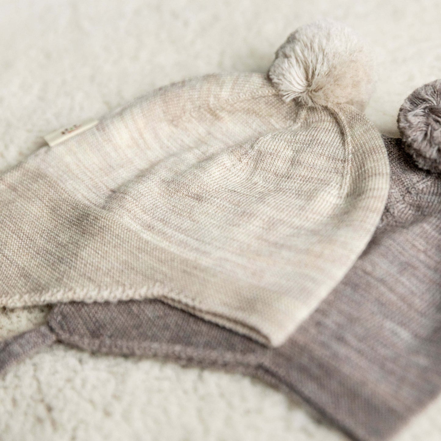 Merino bonnet - pale cream melange