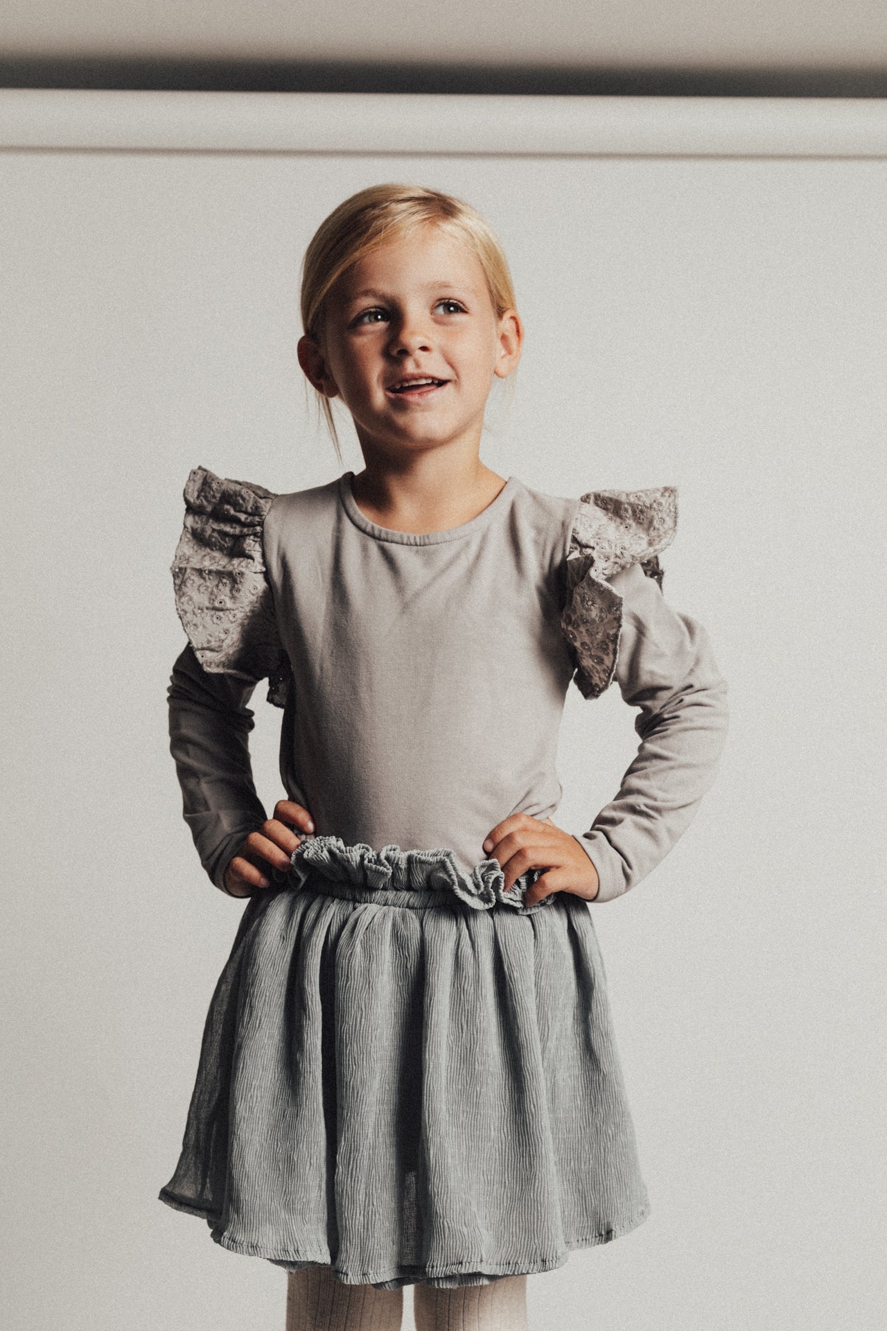 Ruffle jersey top Alicia - greyish blue