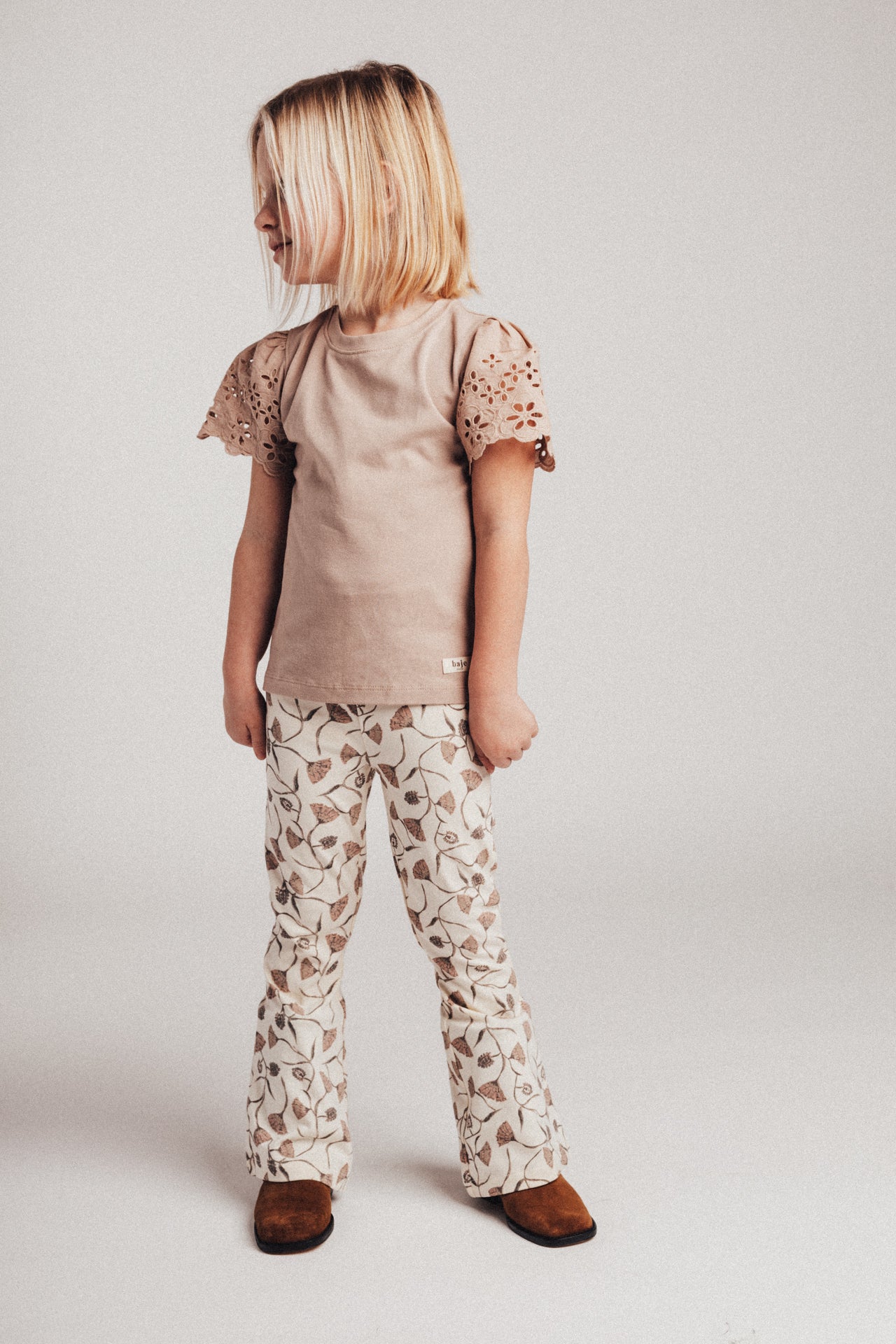 Baje Studio - flower flare legging Luzia - crème oat