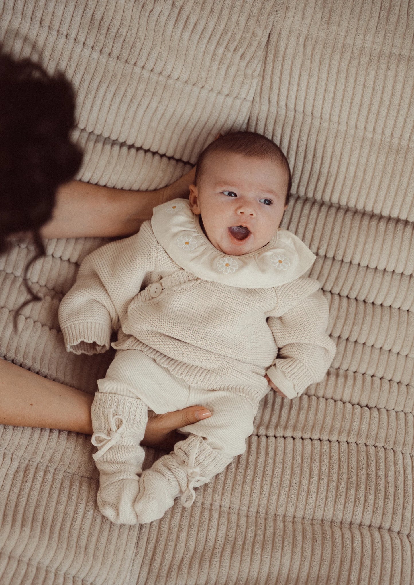 Two You Label - knitted baby cardigan Beau - beach