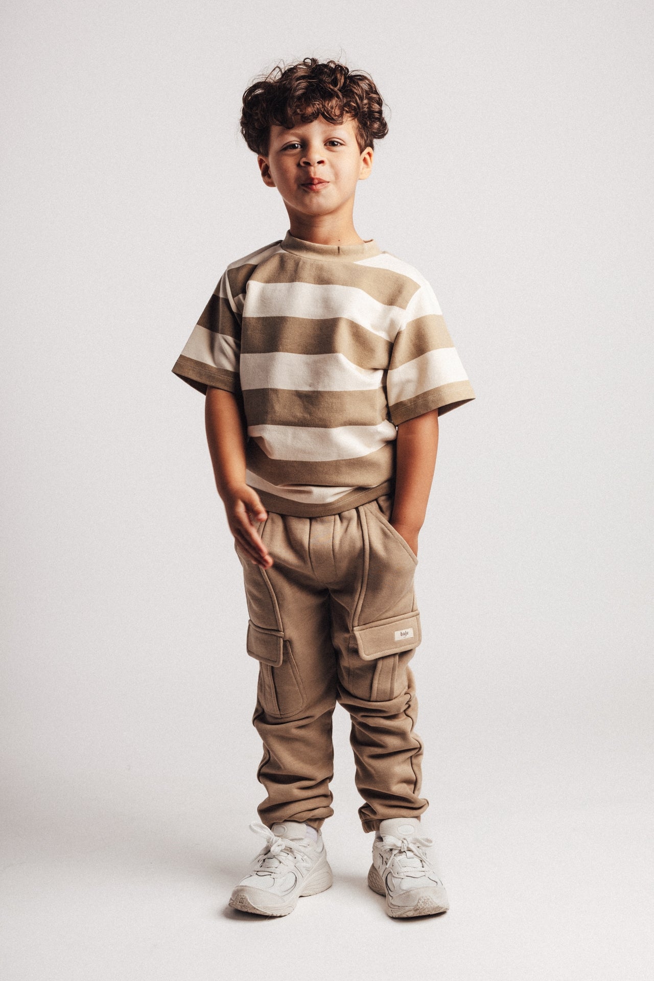 Baje Studio - shortsleeve Coz - white coconut stripe