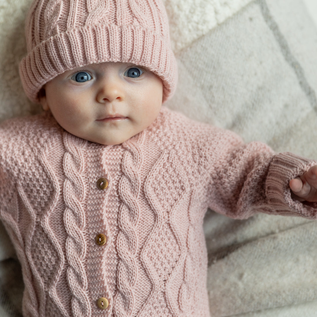 Cable knitted jumpsuit set - soft pink