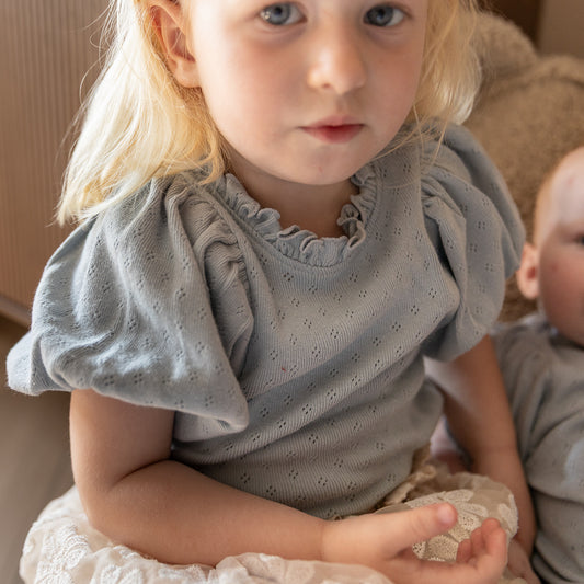 Monbebe - Bullet Eyelet tee - dusty blue