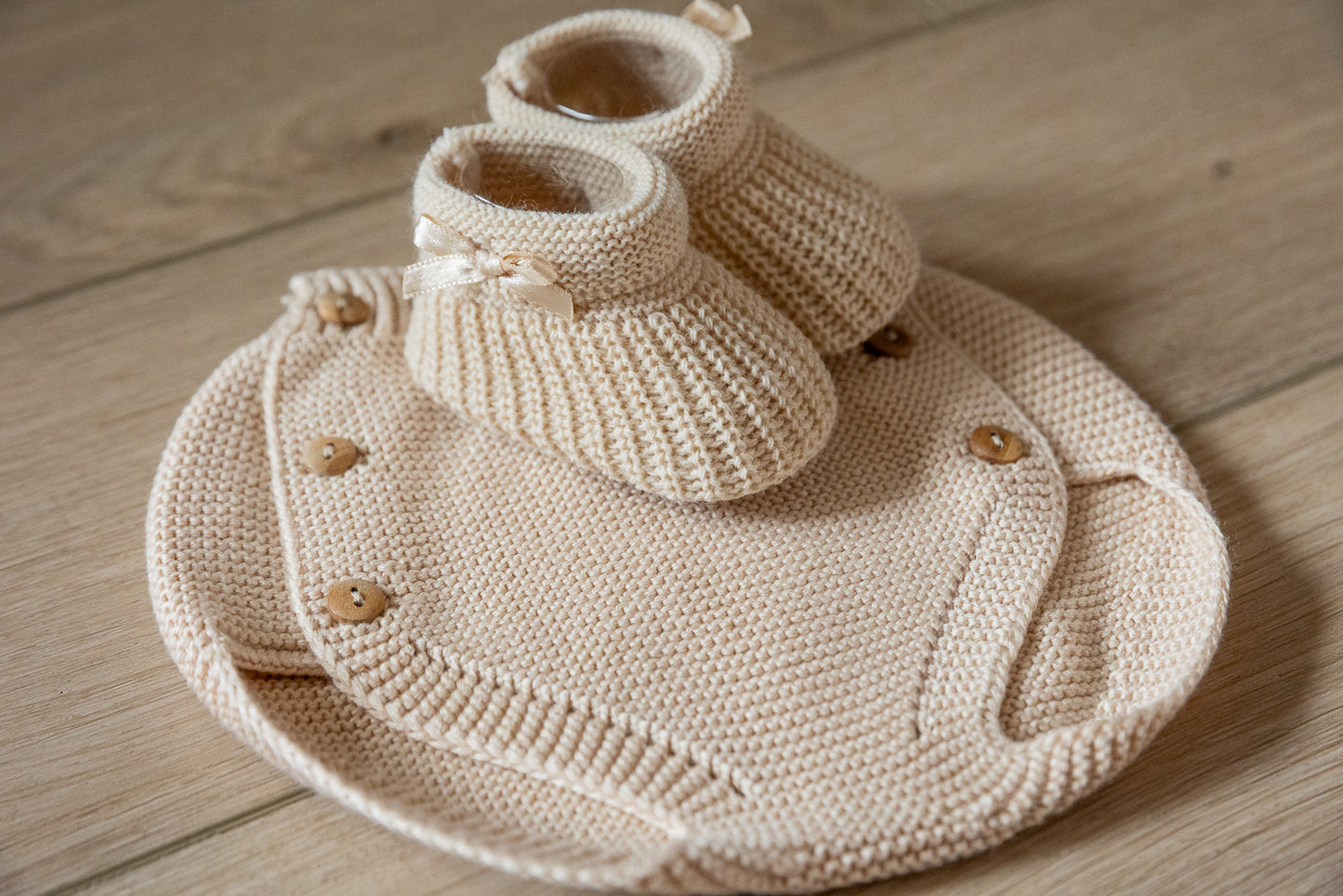 Gebreide baby slofjes - beige