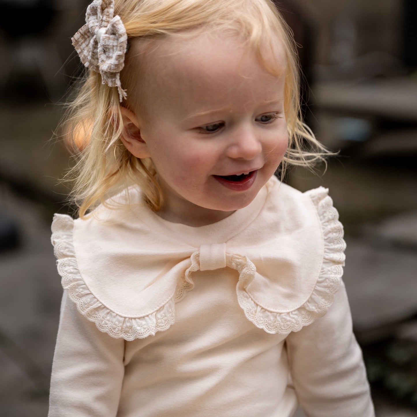 Bow sweater ~ ivory