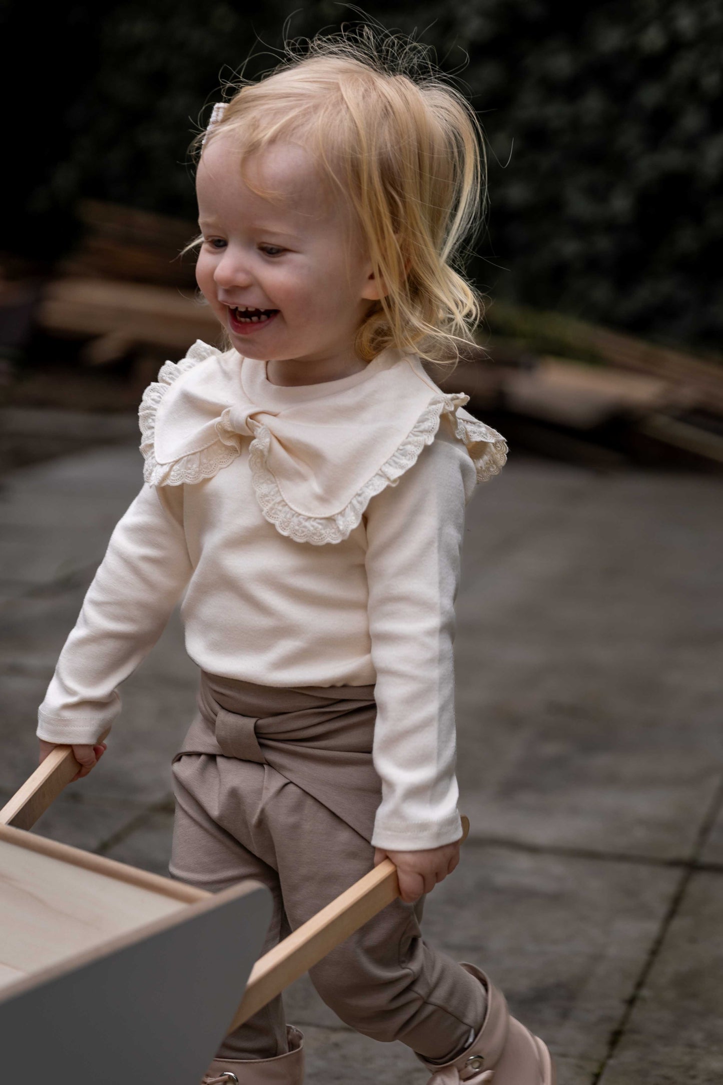 Bow sweater ~ ivory