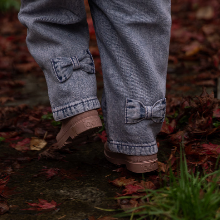 Organic chino jeans with bow - lavender dyed denim
