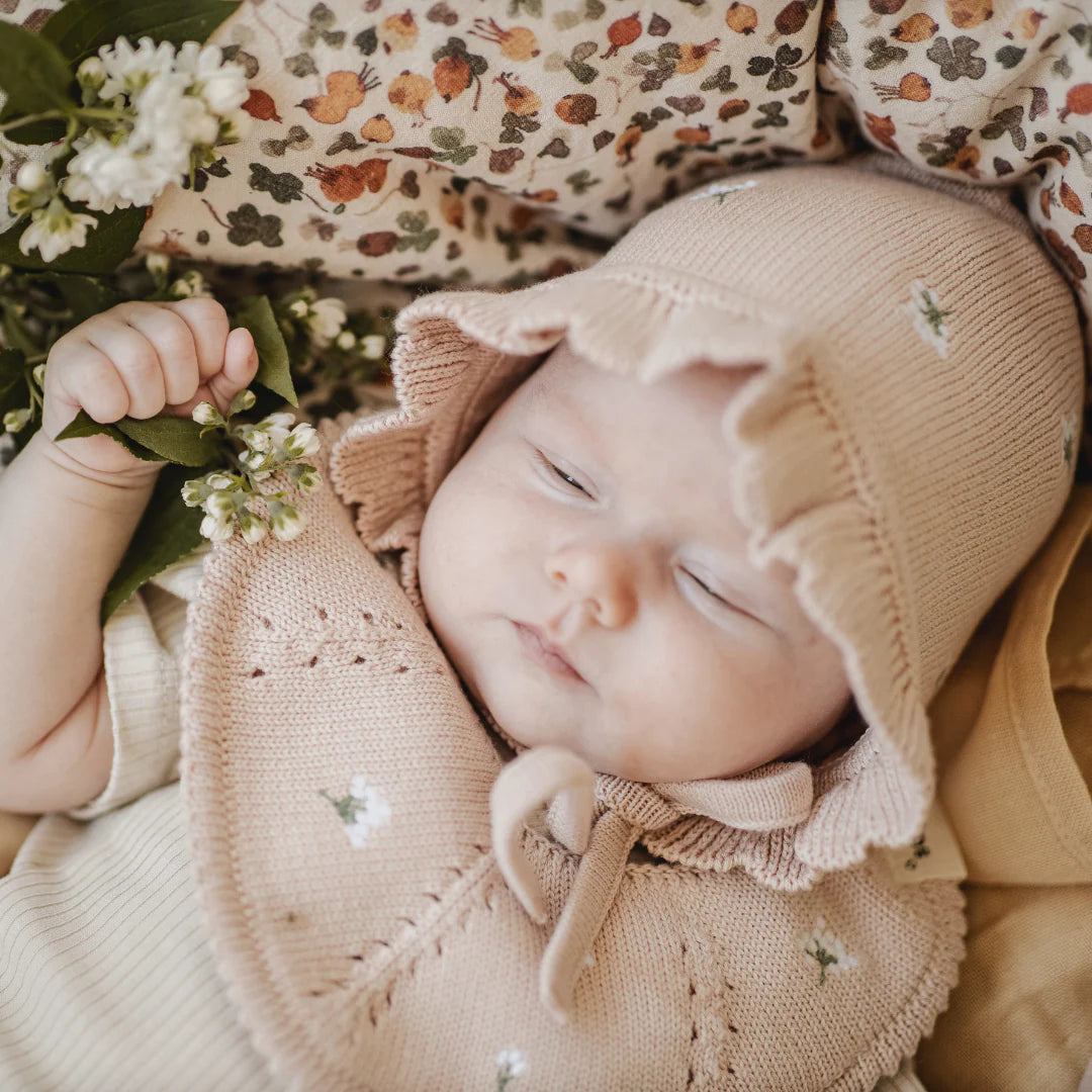 Giftbox baby girl - Flowers on Mellow Rose