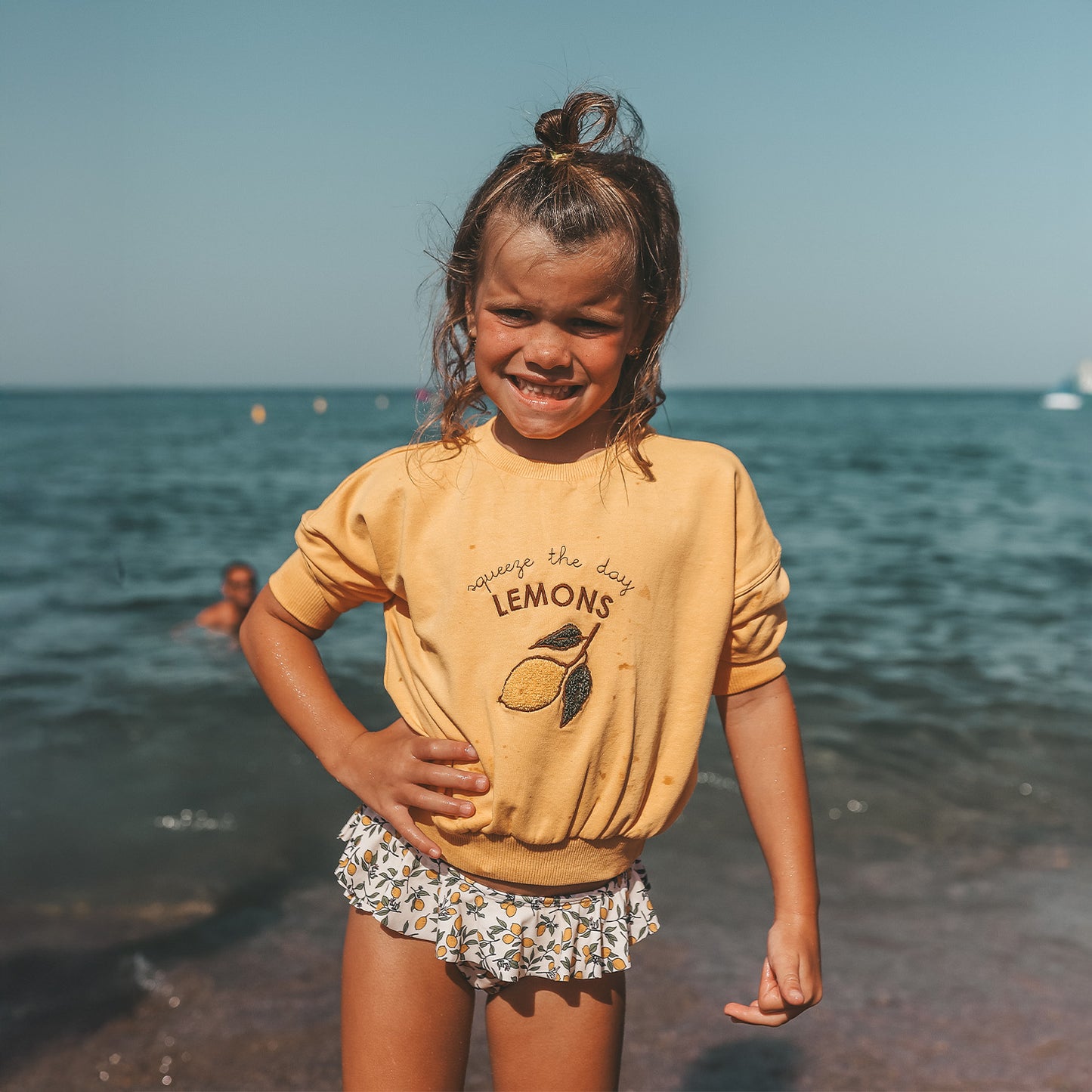 Salted Stories - oversized sweater - Lemons geel