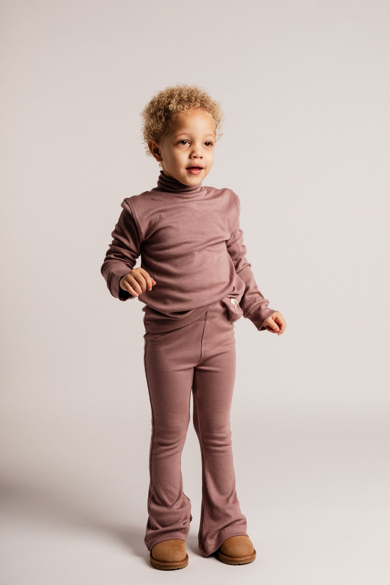 Baje Studio - turtle neck Lutern - purple plum