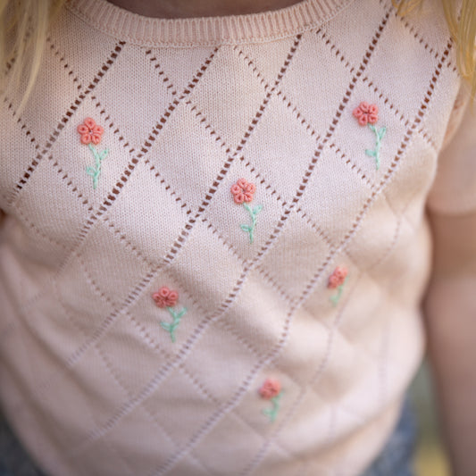 Gingersnaps - knitted flower top Olena - peach