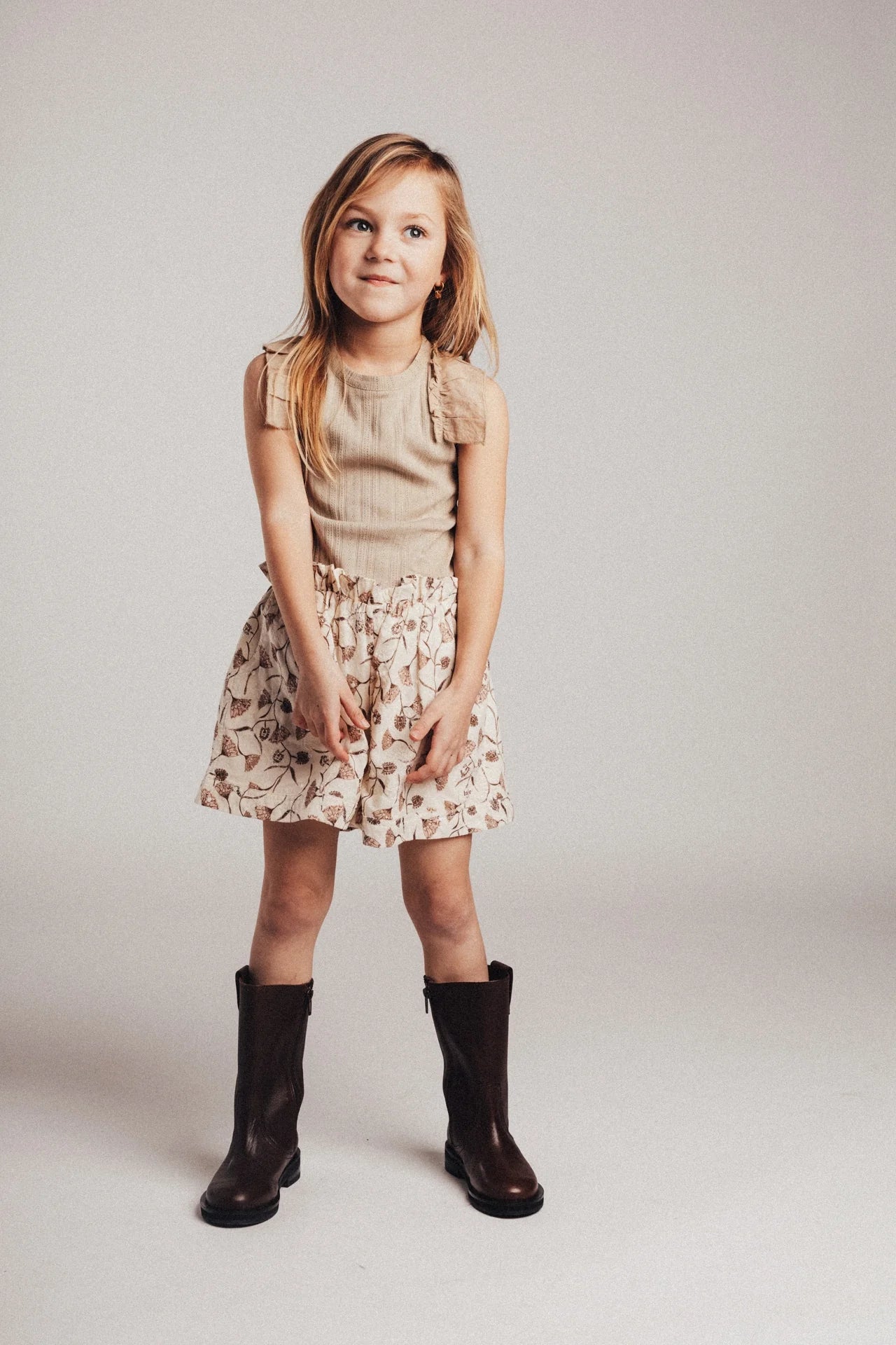 Baje Studio - flower short Rosa - crème oat