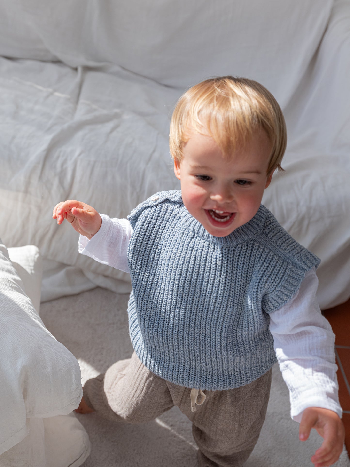 Pequeno Tocon - knitted spencer - blue melange