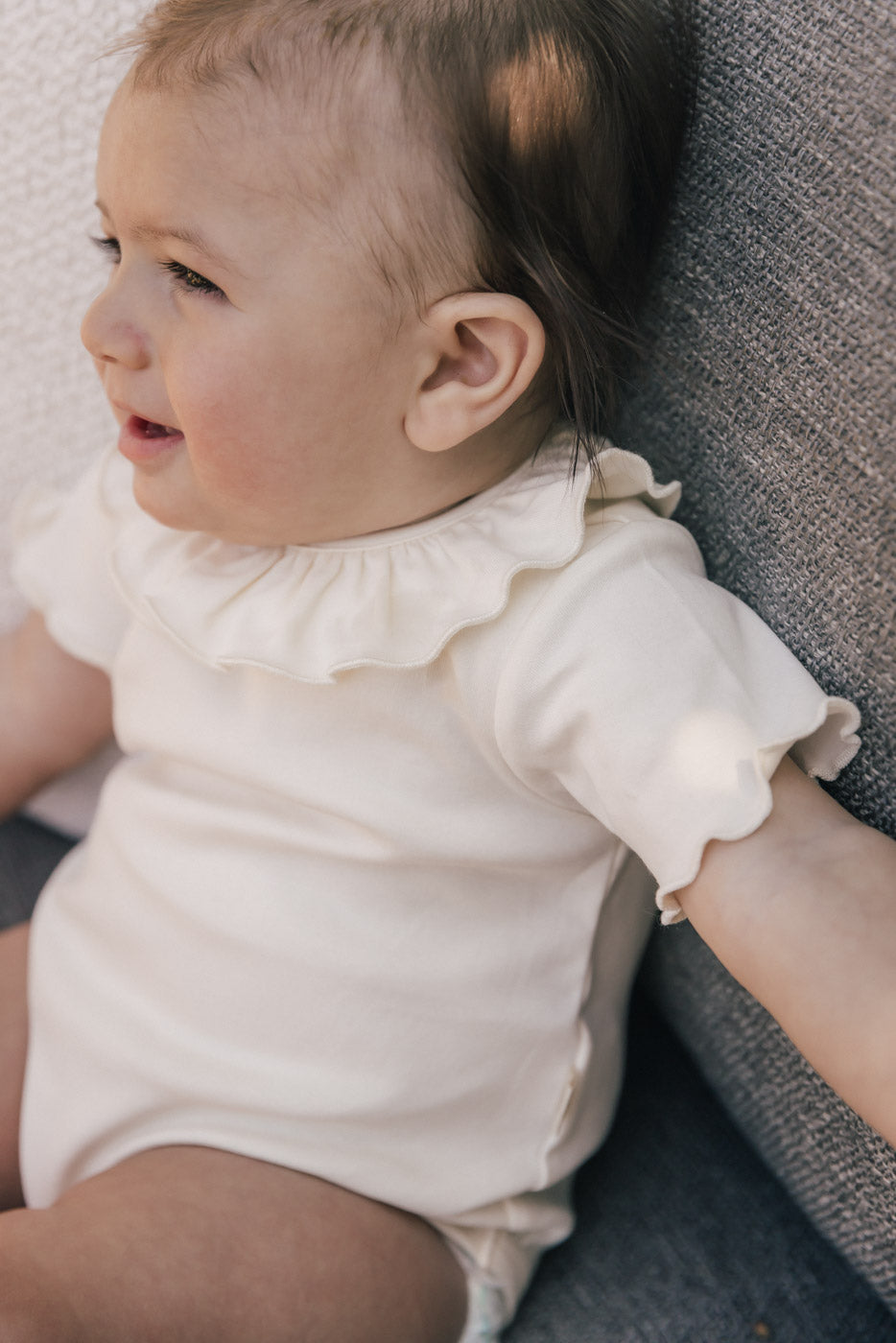 UAUA - ruffled romper - crema