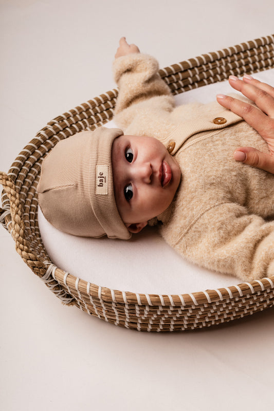 Baje Studio - baby hat Vich - sand desert
