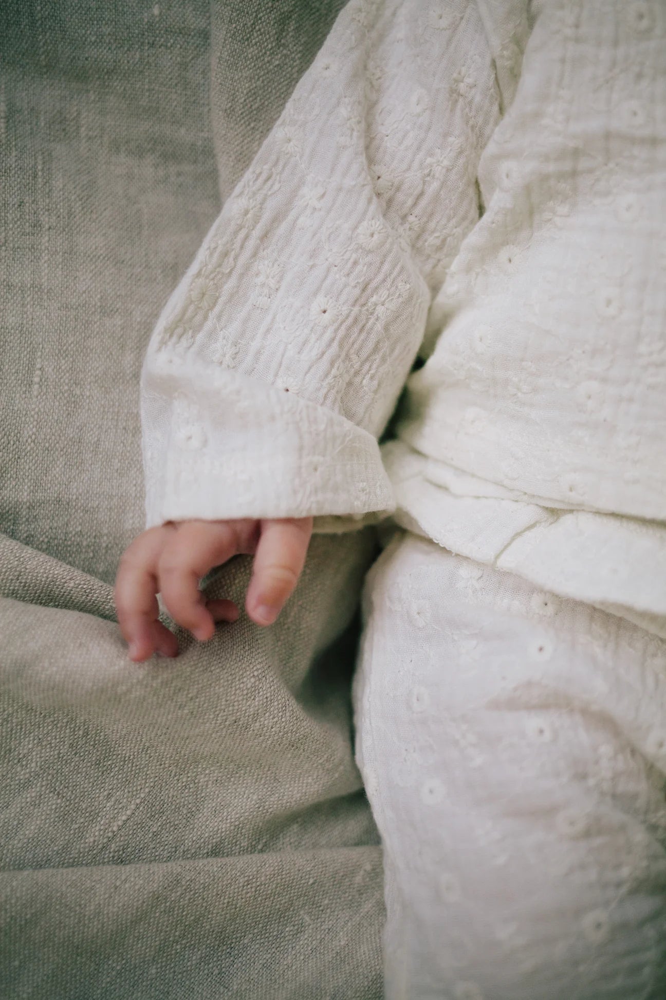 Riffle Amsterdam - turn over top Noa - woven white embroidery