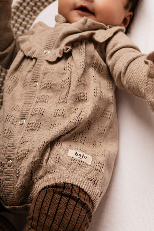 Baje Studio - knitted bodysuit Yens - sand desert