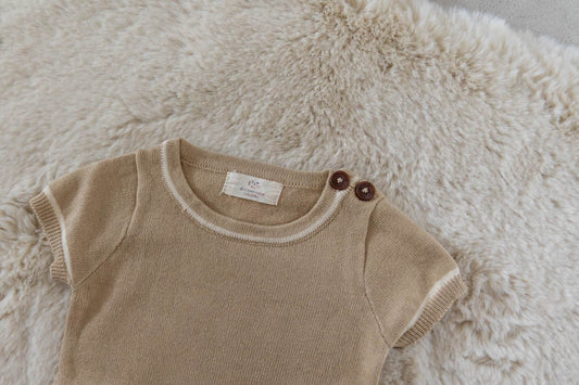 Copenhagen Colors - gebreide romper met korte mouwen