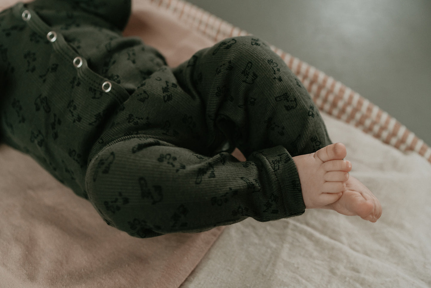 Bodysuit animal print - donkergroen