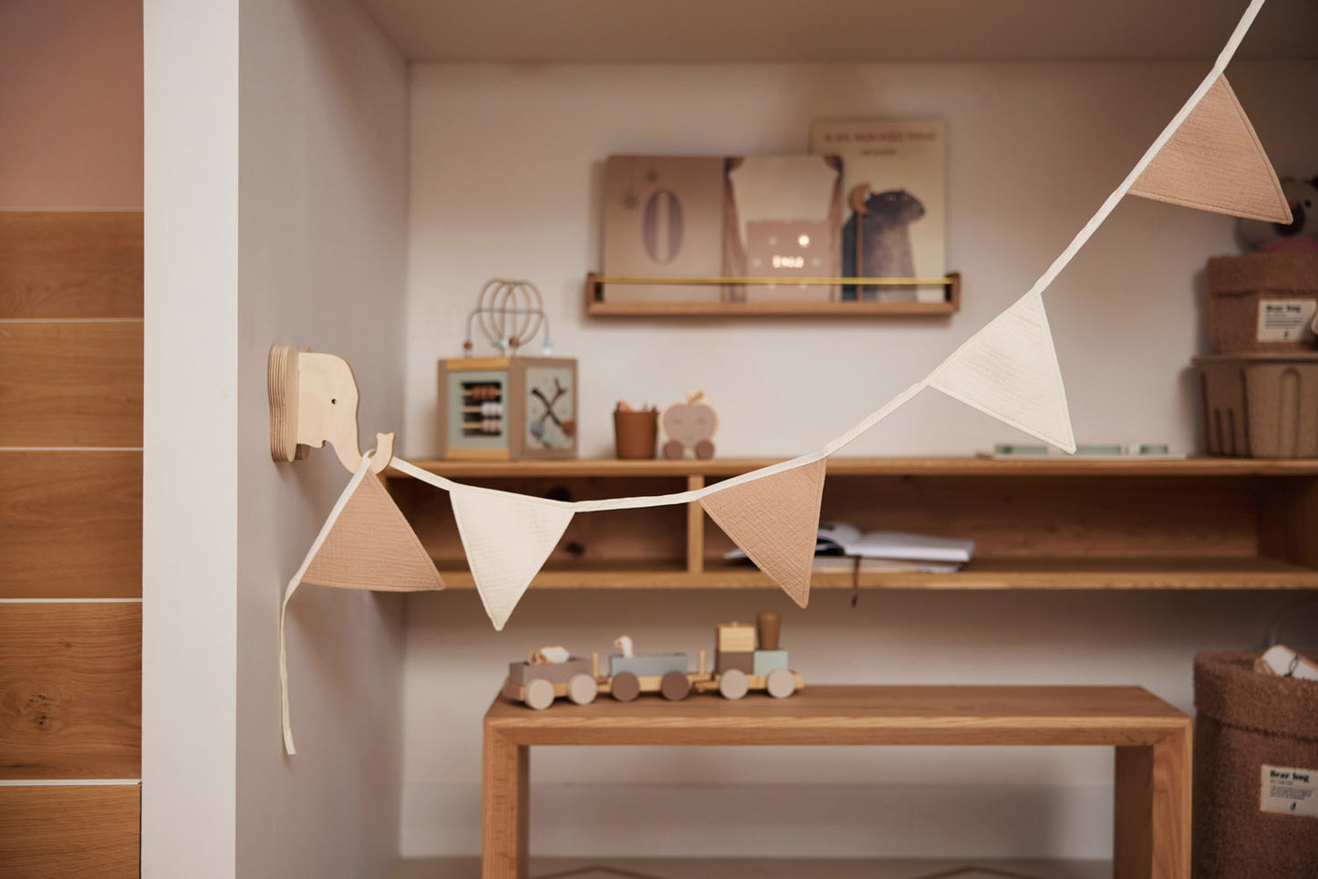 Vlaggenlijn biscuit/ivory