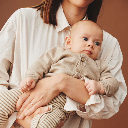 Wheat - wrapsuit Everest - stone stripe