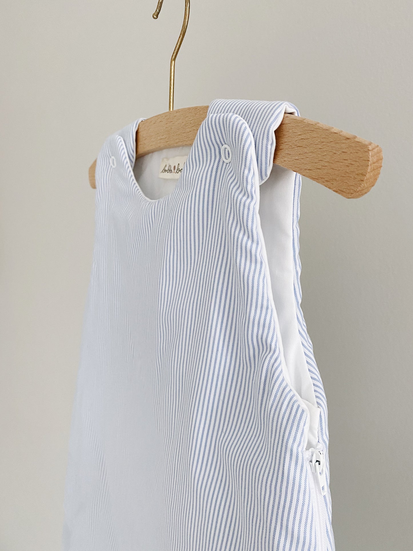 Sleeping bag stripe ~ pale blue