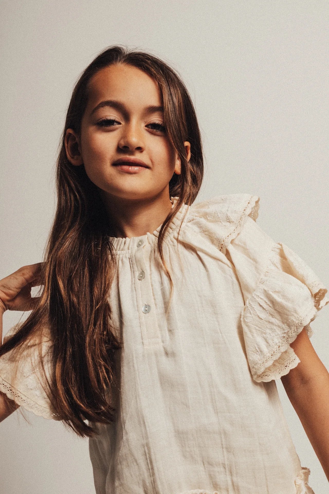 Baje Studio - woven ruffle dress Nova shell - offwhite