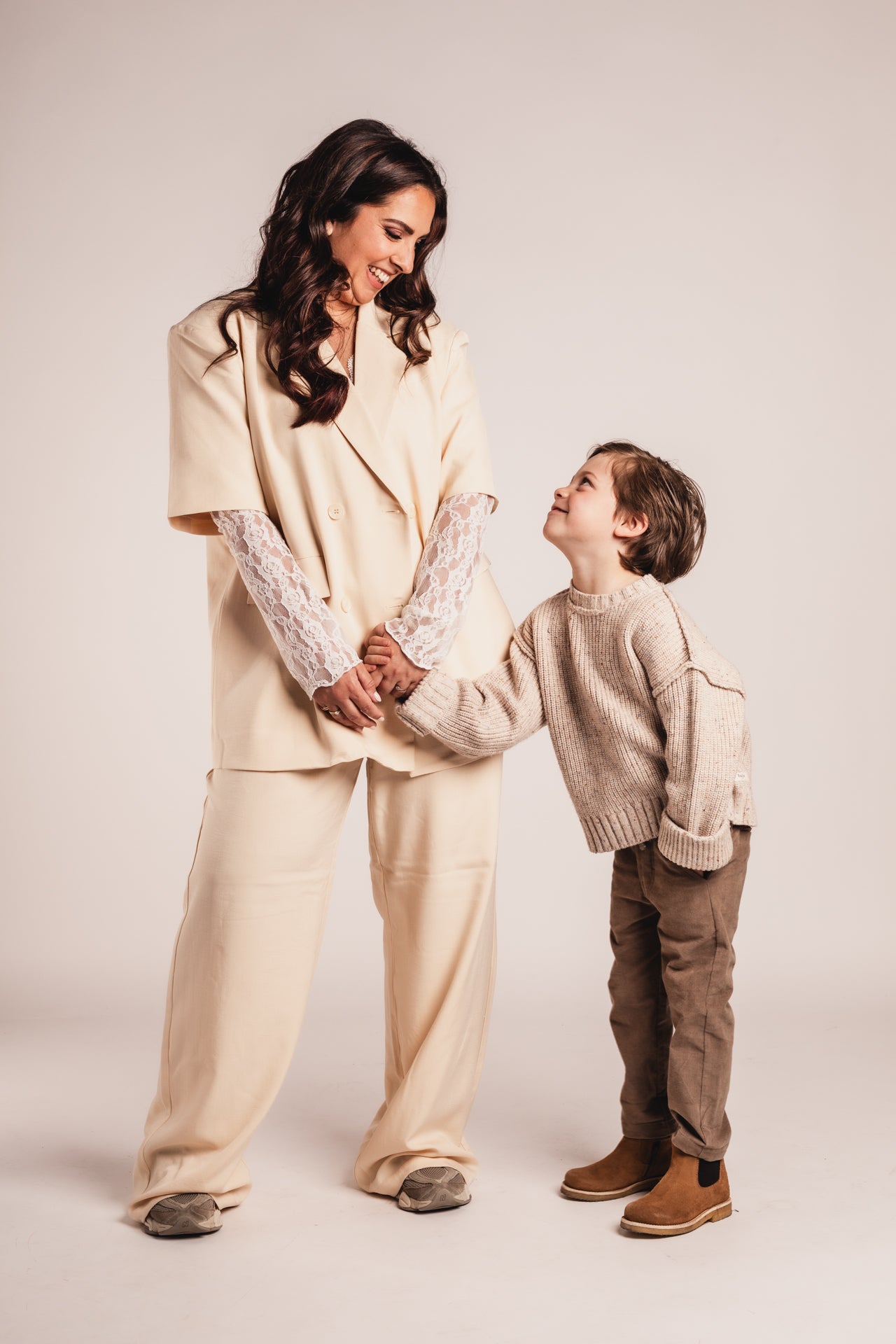 Baje Studio - pants Fos - taupe