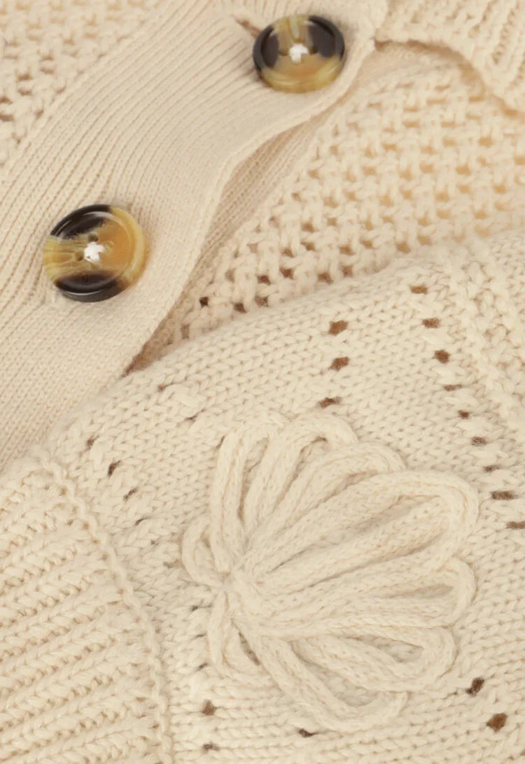 Baje Studio - knitted cardigan Moon shells - crème oat