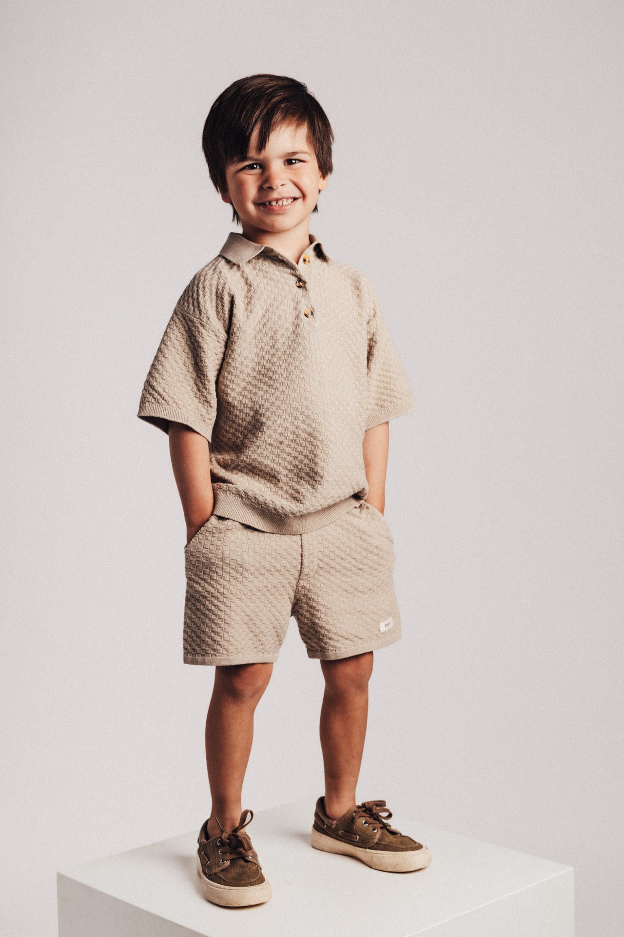 Baje Studio - knitted shorts Mozi - taupe gray