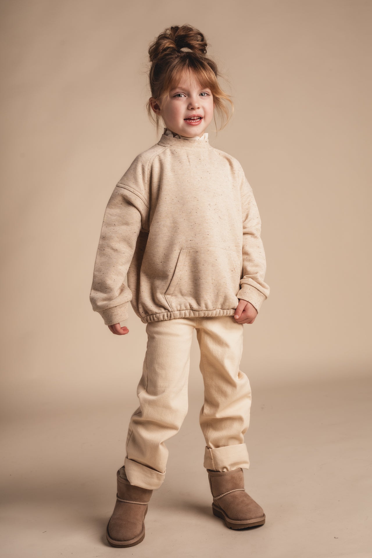 Baje Studio - pants with heart pockets Maey - taupe