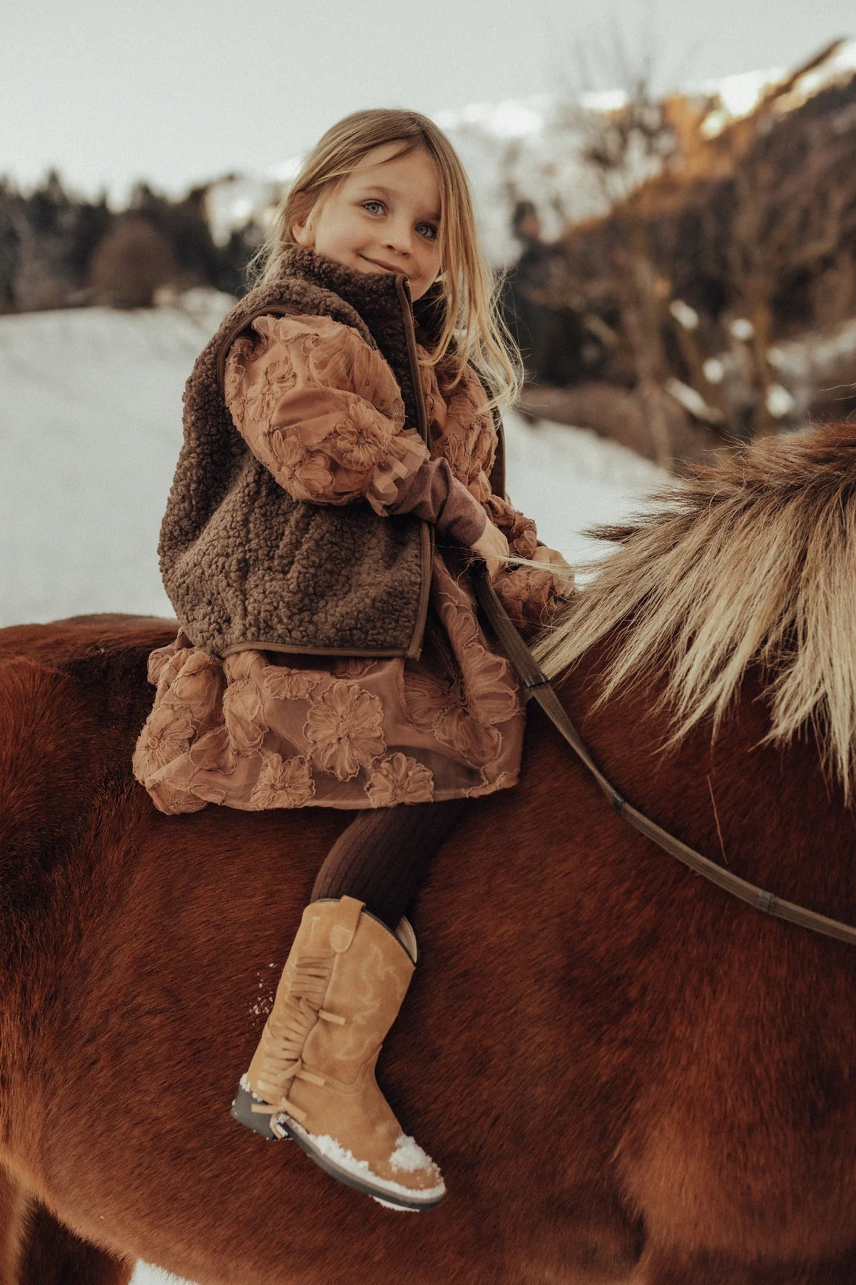 Baje Studio - teddy gilet Myso - brown choco