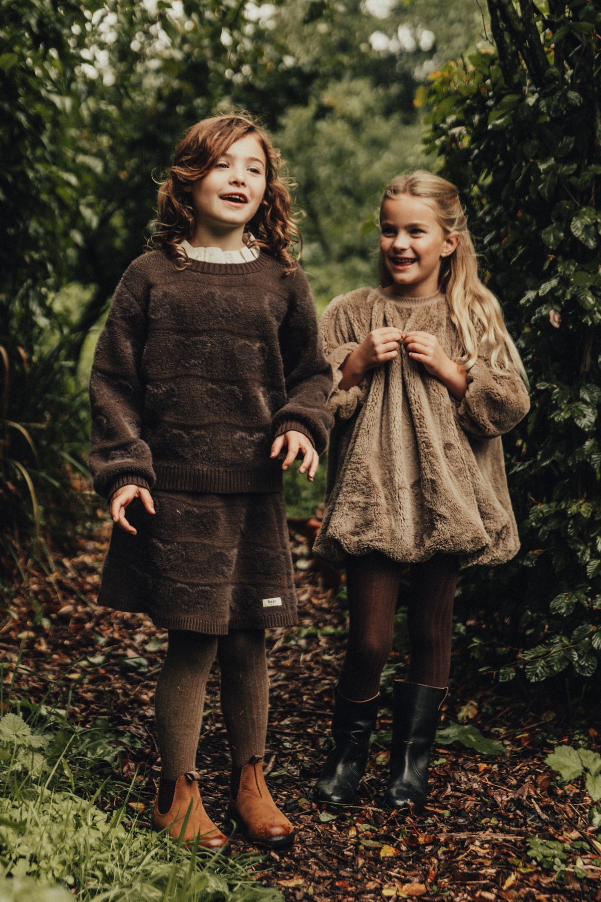Baje Studio - knit heart sweater Soho - brown dark