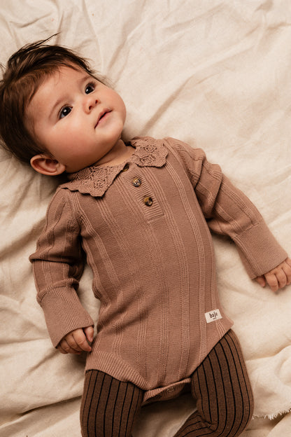 Baje Studio - knitted bodysuit Avusy - peach almond