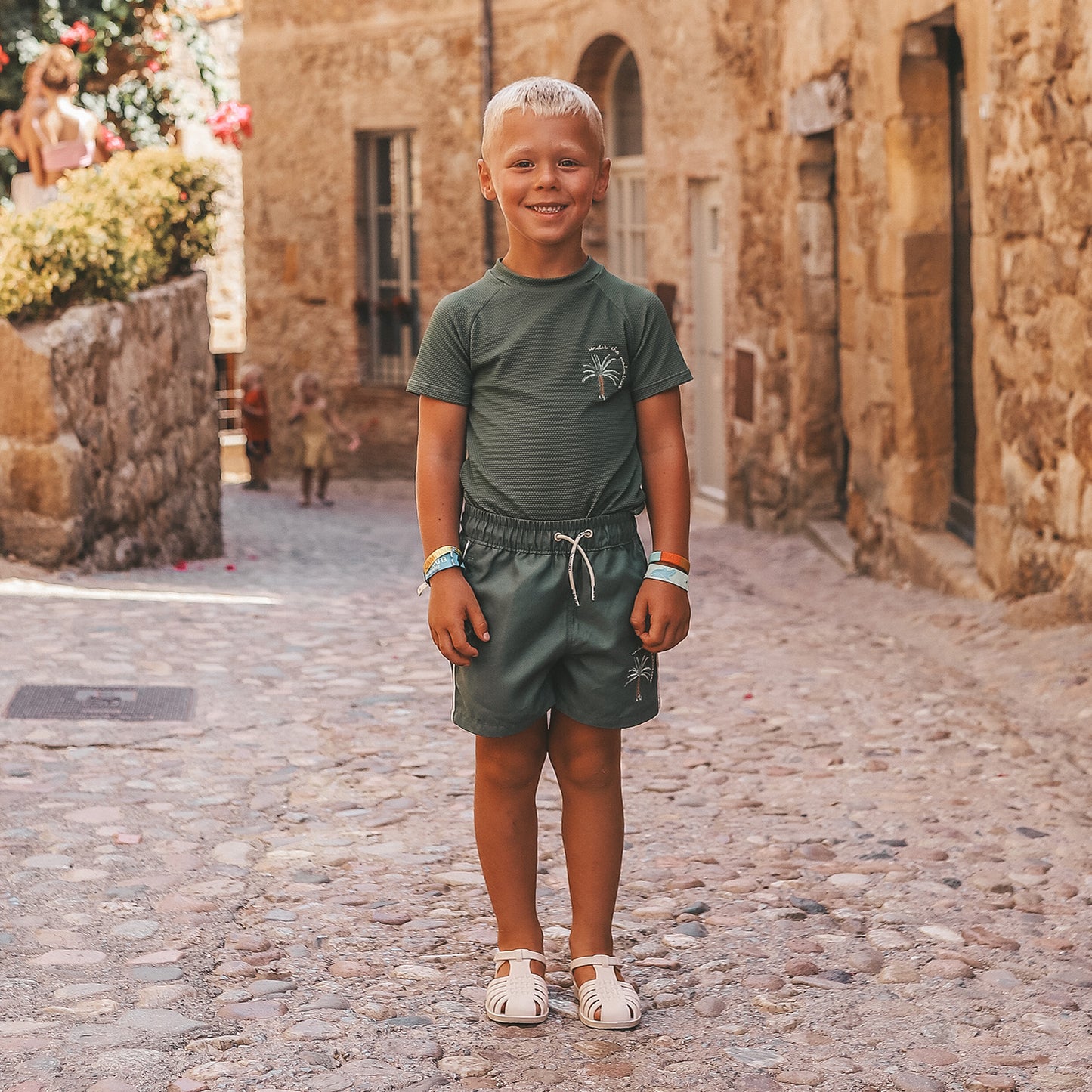 Salted Stories - swim shorts Solid - bronze green