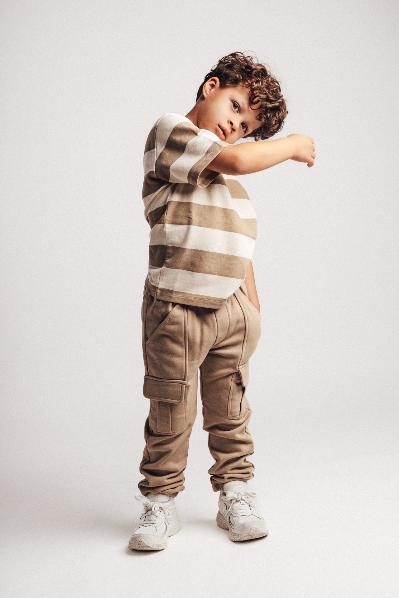 Baje Studio - pants Caude - taupe cafe