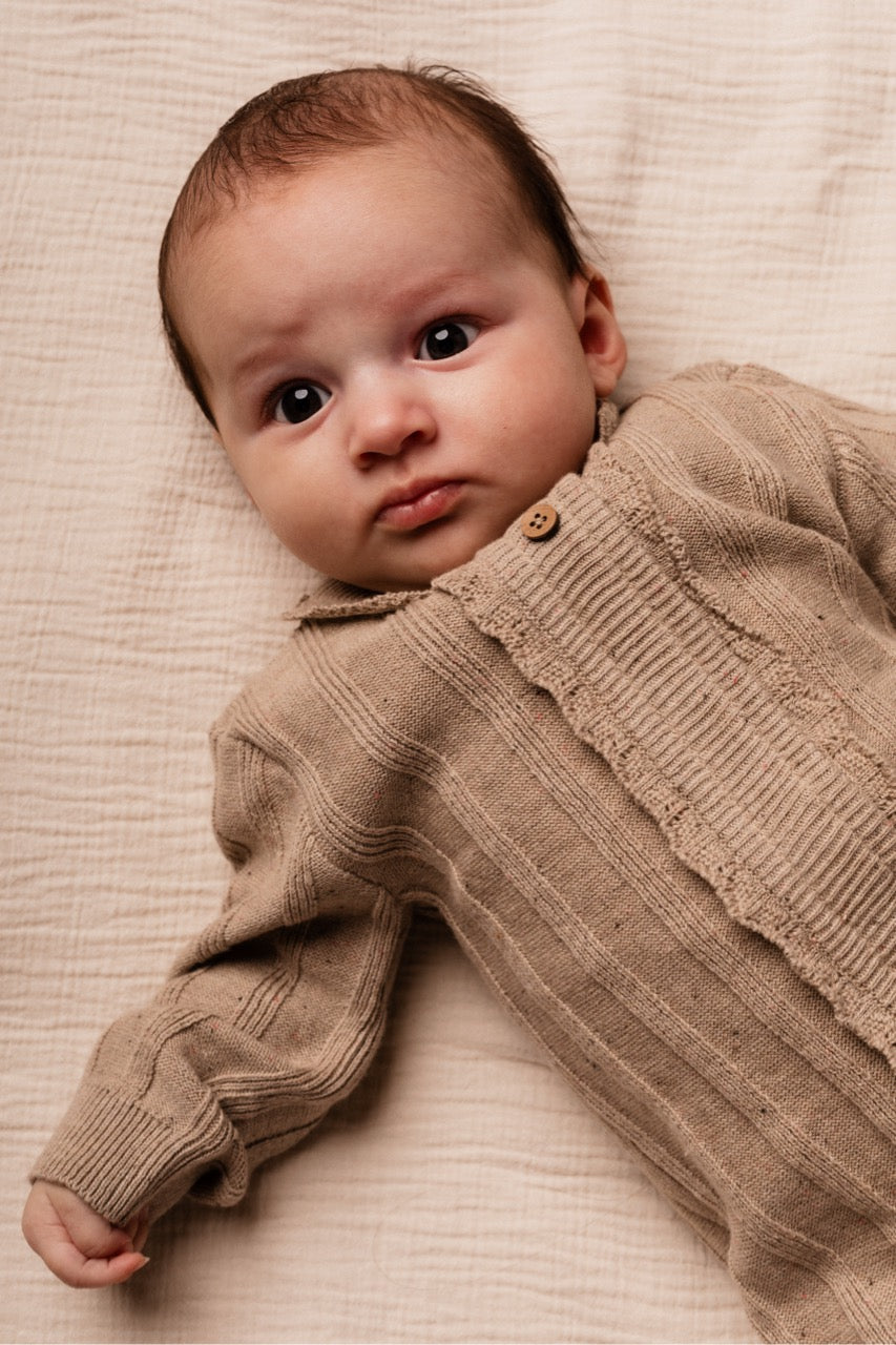 Baje Studio - knitted jumpsuit Cotes - peach almond