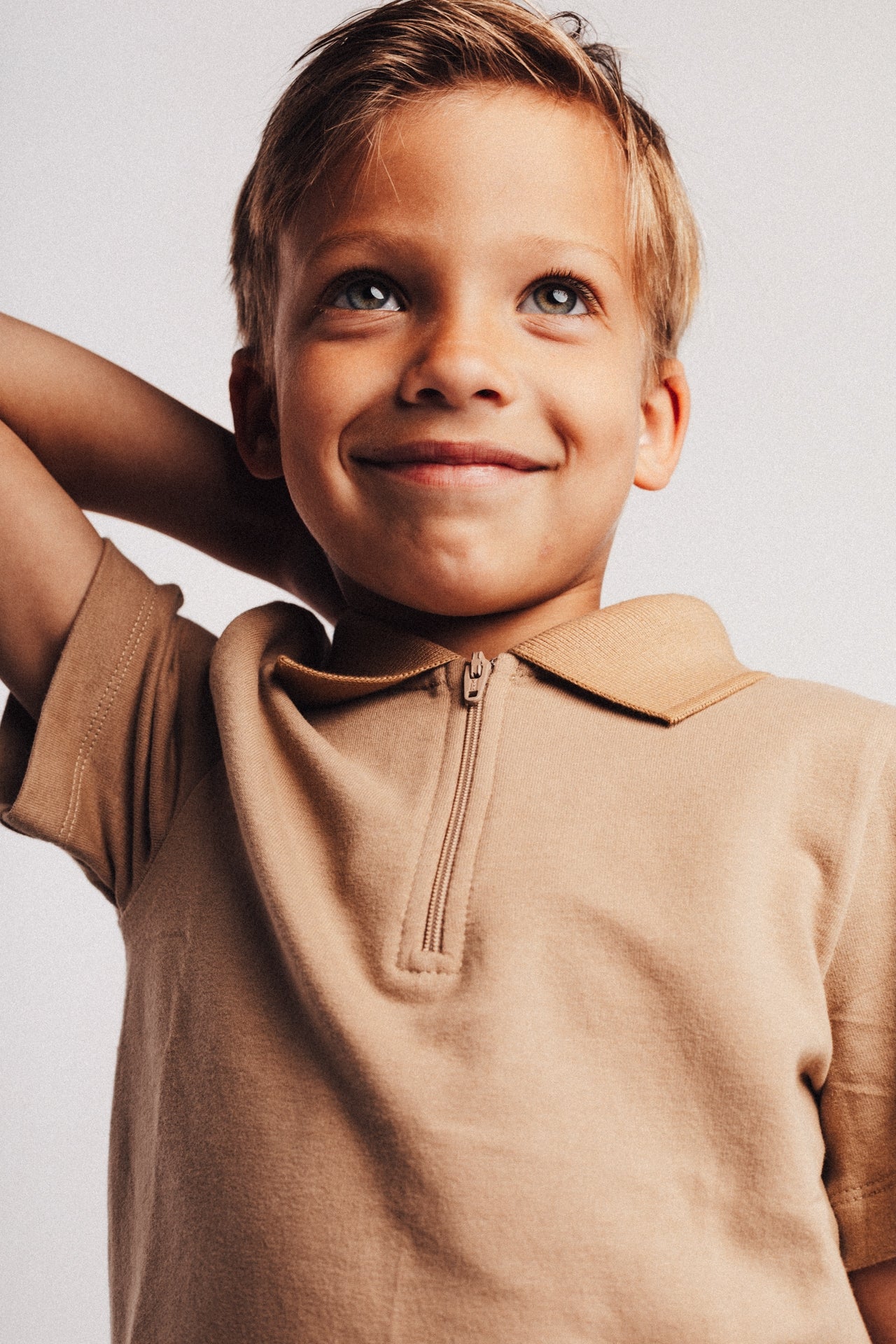 Baje Studio - zipper polo Hervas - taupe cafe