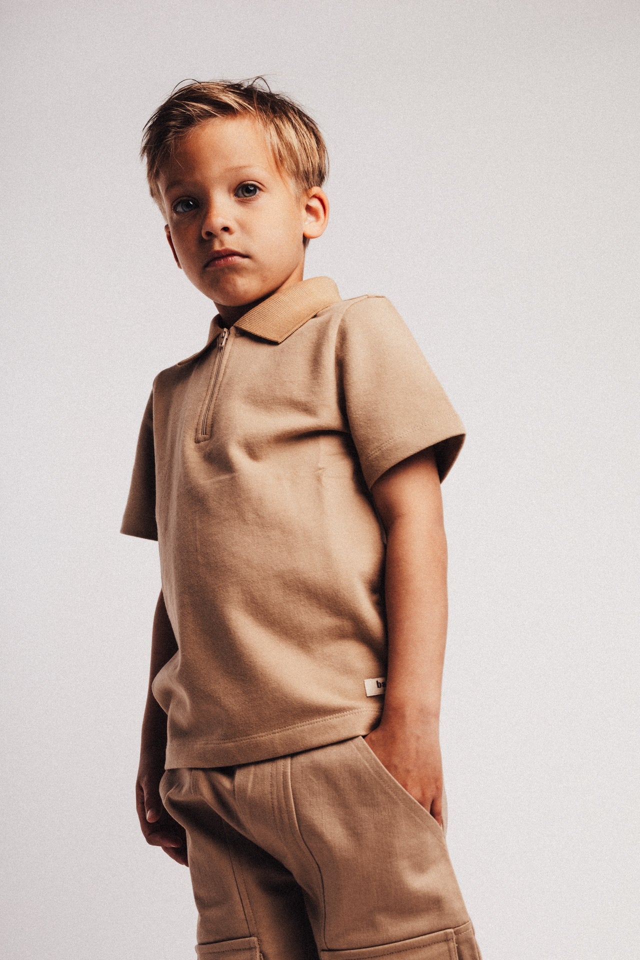 Baje Studio - zipper polo Hervas - taupe cafe