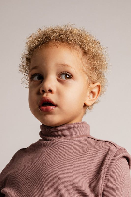 Baje Studio - turtle neck Lutern - purple plum