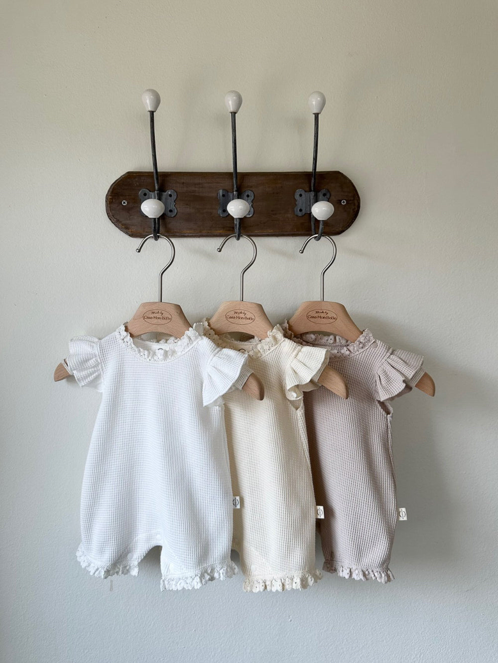 Monbebe - frill waffle summer suit with bonnet - ivory