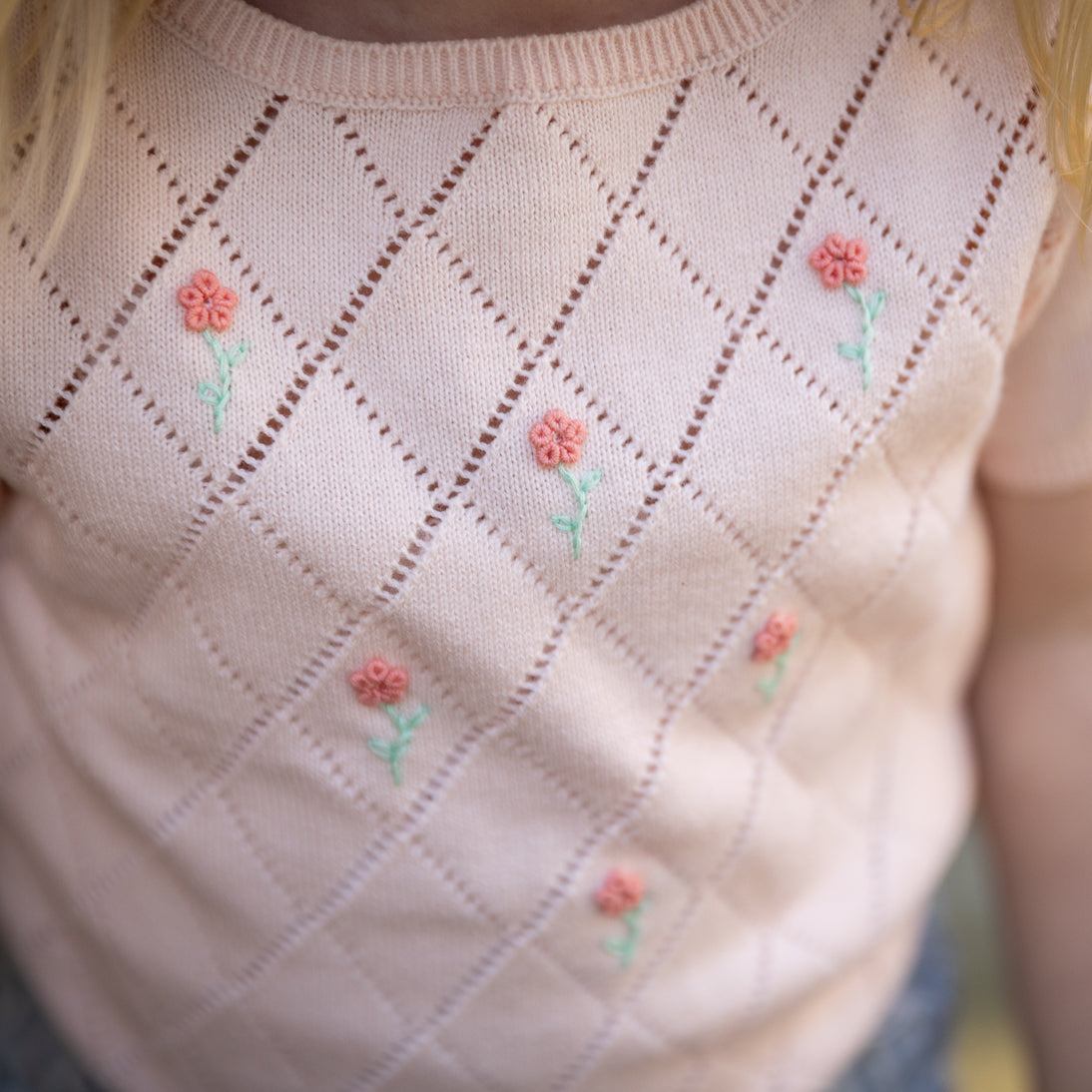 Knitted flower top Olena - peach