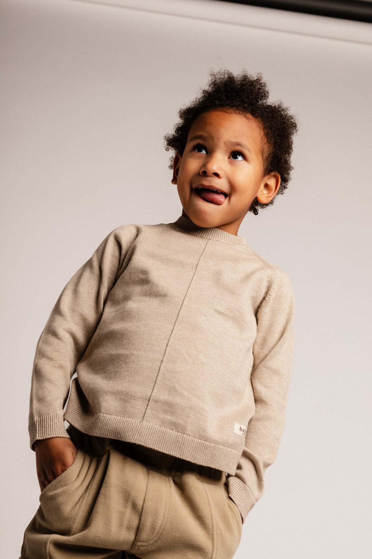 Baje Studio - sweater Orbe - sand desert